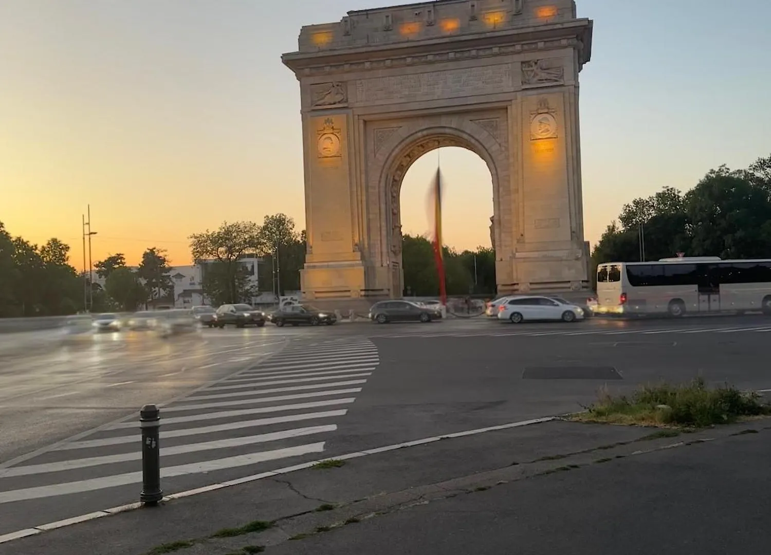 Arc De Triomphe Home - Free Parking Place Бухарест Румыния