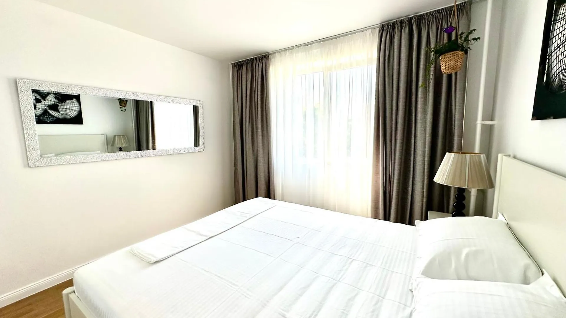 Arc De Triomphe Home - Free Parking Place Bucharest Apartment